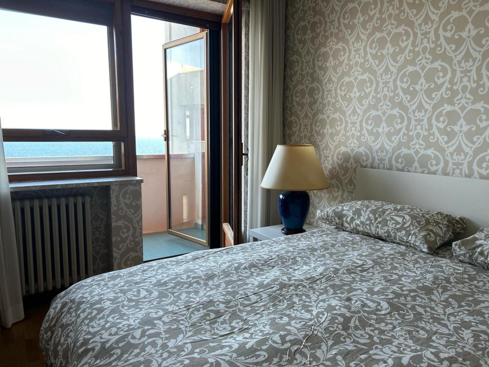 Front Beach Apartment - 3 Bedrooms Bari Exterior foto