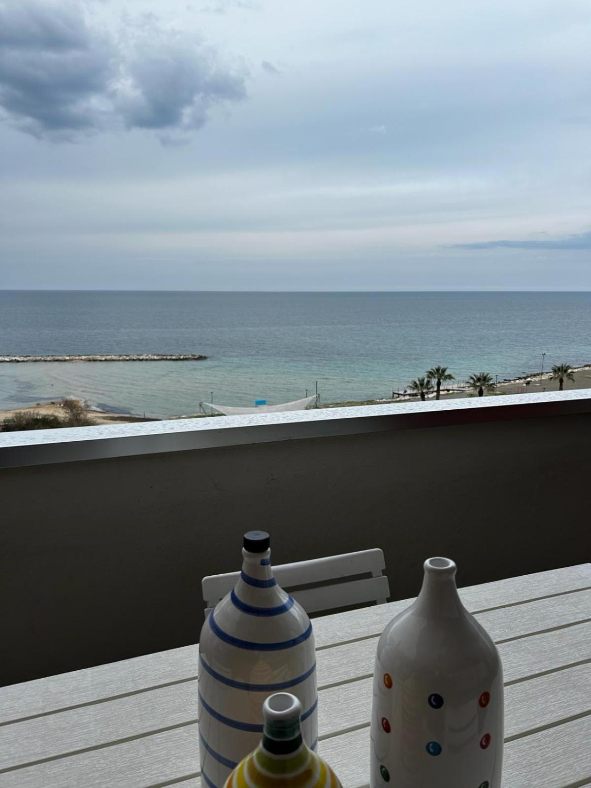 Front Beach Apartment - 3 Bedrooms Bari Exterior foto