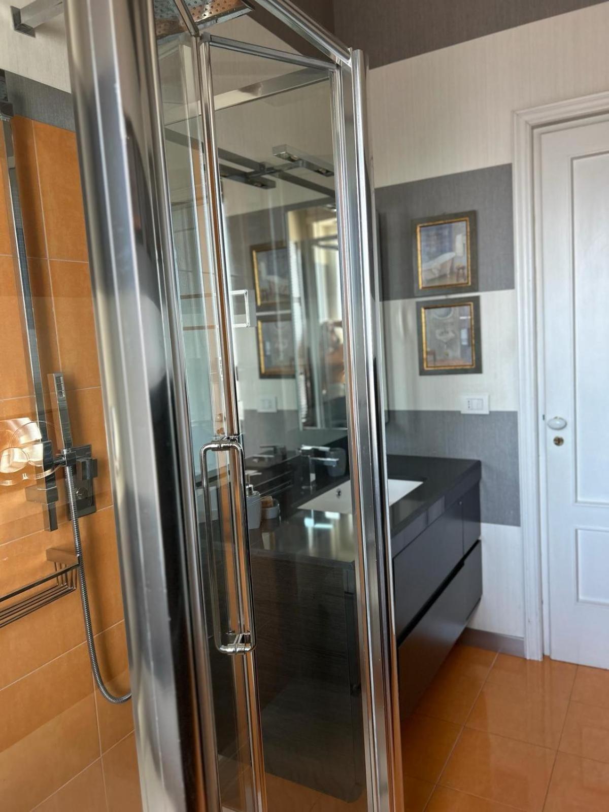 Front Beach Apartment - 3 Bedrooms Bari Exterior foto