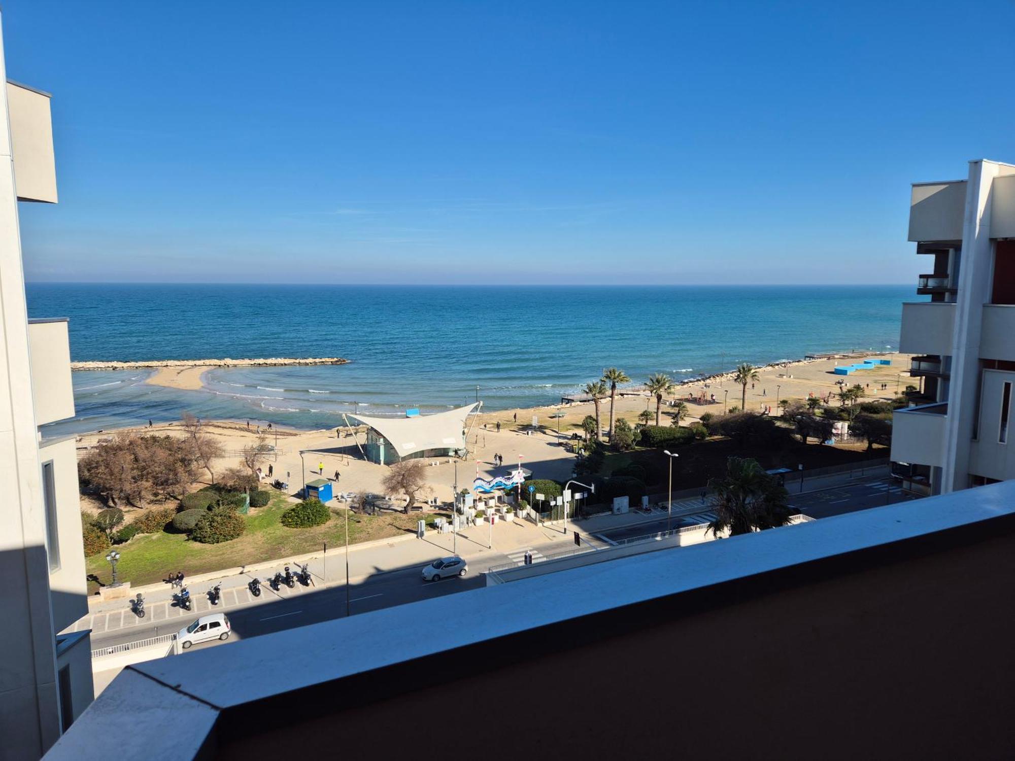 Front Beach Apartment - 3 Bedrooms Bari Exterior foto